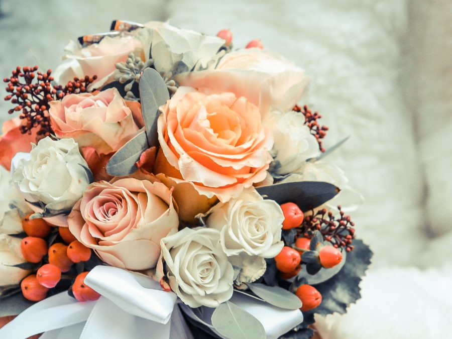 Wedding Postponement? How to adapt your styling to a new season